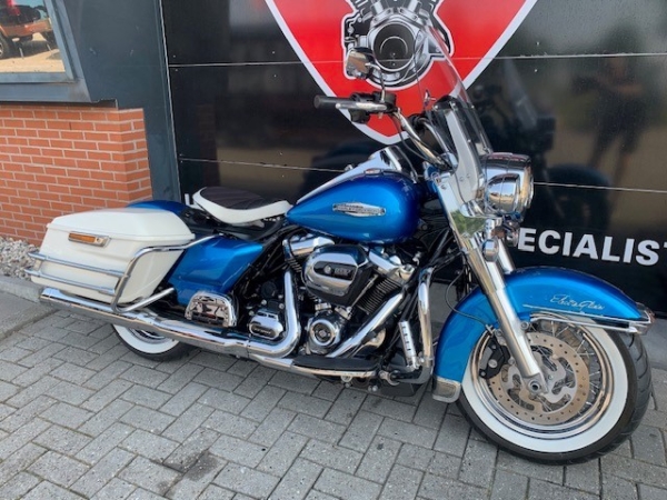TOURING FLHRC ROADKING MODERN CLASSIC REVIVAL - Afbeelding 4